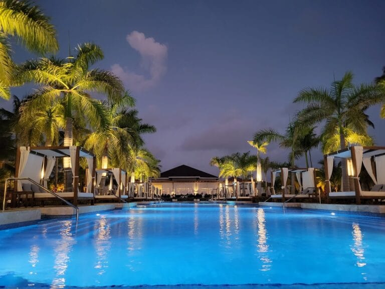 Traslados desde el Aeropuerto de Punta Cana al Secrets Royal Beach